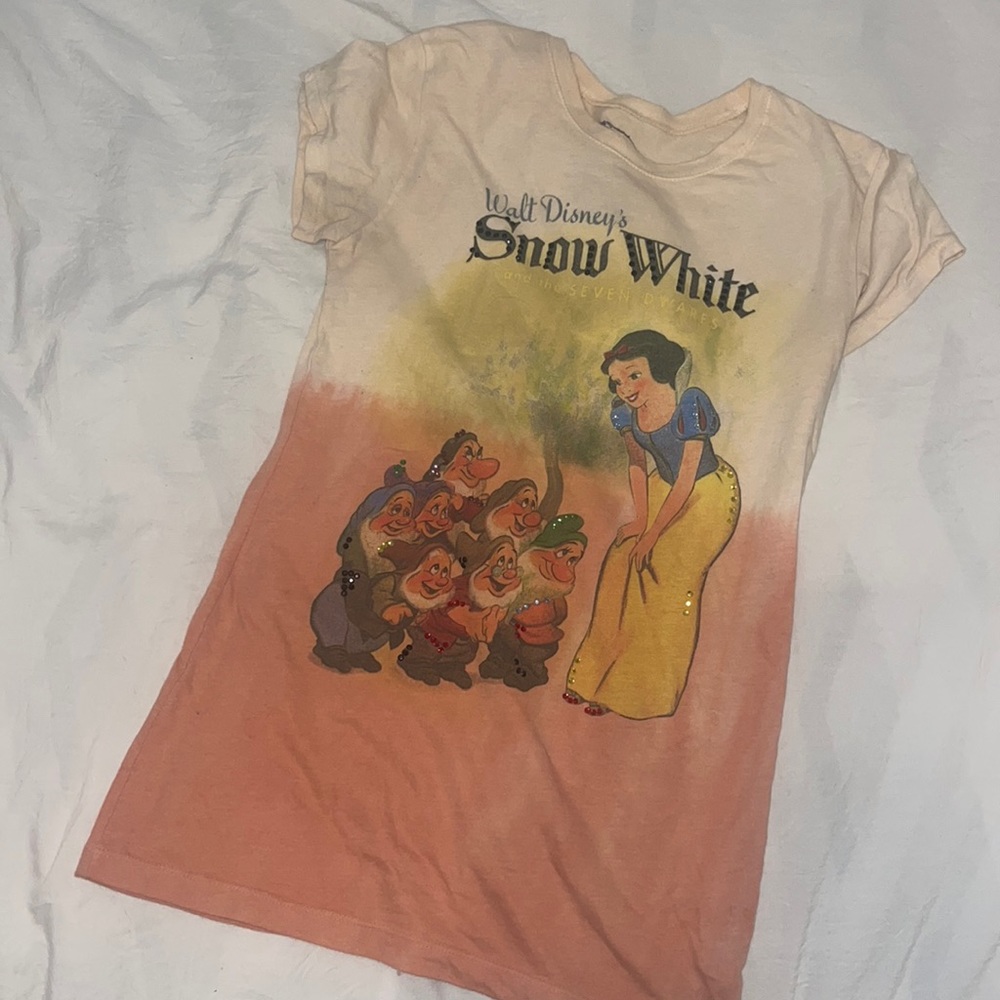 Vintage Disney Snow White tee. Size Small.